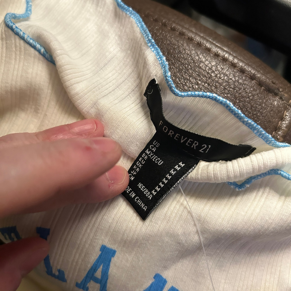 Forever 21 Baby Tee - Women's M - Atlanta 01 Logo - Picture 4 of 8